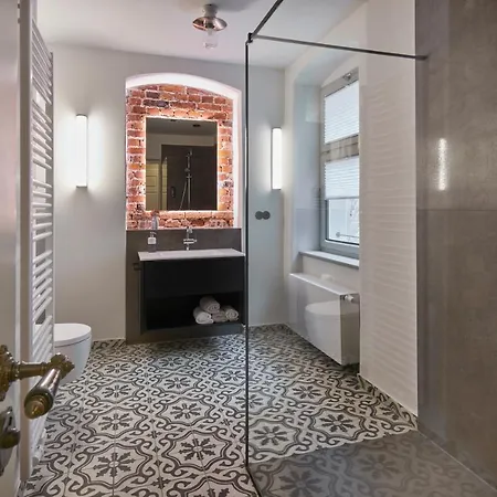 Via's Und Lejlighed *