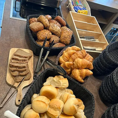 Via's Und Lejlighed *