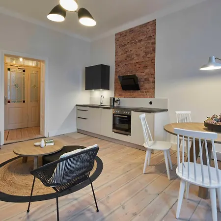 Via's Und Lejlighed *